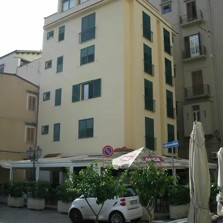 Imperial Apartment *